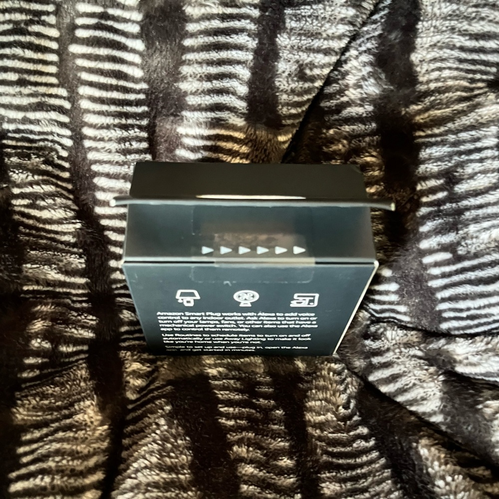 Amazon Smart Plug - Picture 3 of 6